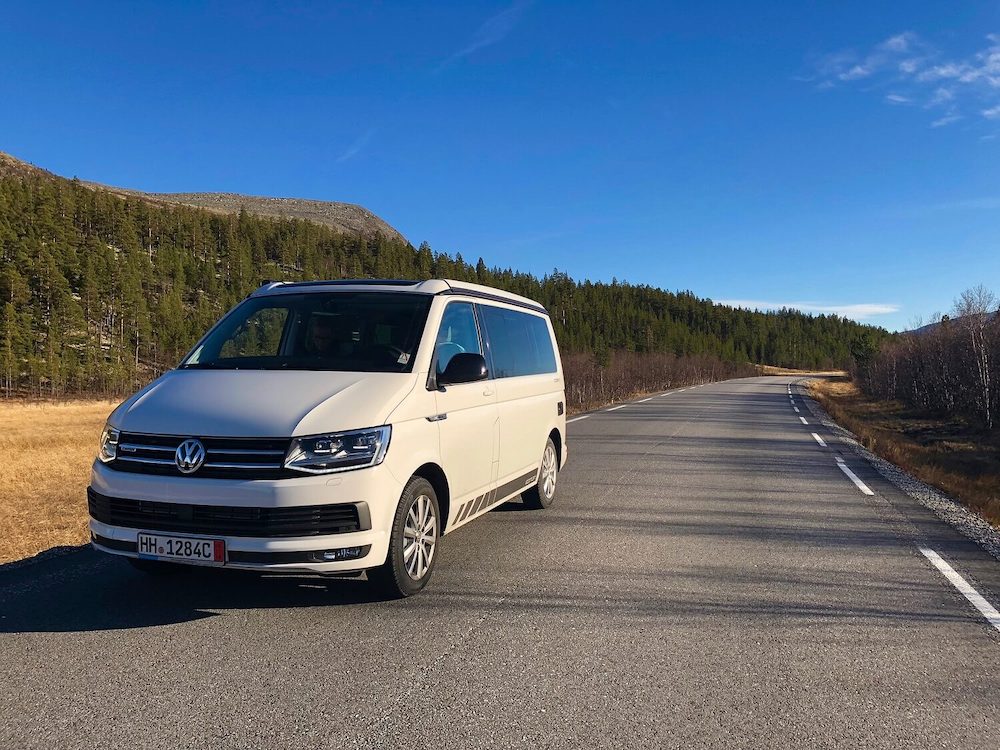 Kiedy warto zdecydować się na wynajęcie busa?